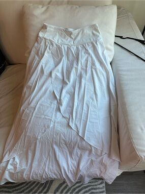 HALARA White Layered Maxi Skirt